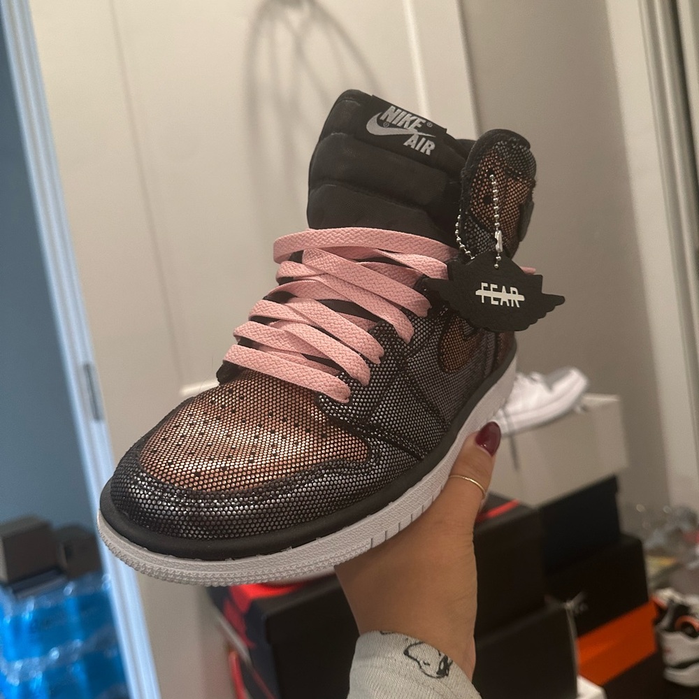 Jordan 1 High-Top Sneakers - Black and Pink - Picture 3 of 4